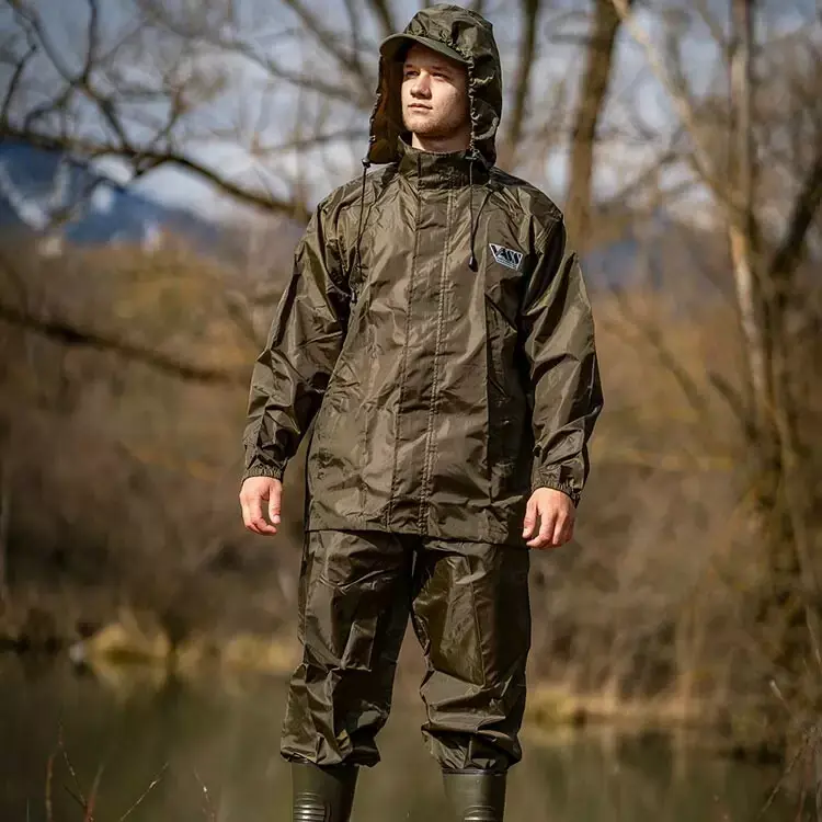 Přímo Od Výrobce VASS Nepromokavý komplet VASS LIGHTWEIGHT KHAKI vel. M VÝPRODEJ