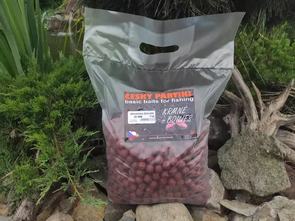 ČESKÝ PARTIKL Krmné boilies 5 kg - BRUSINKA Levný