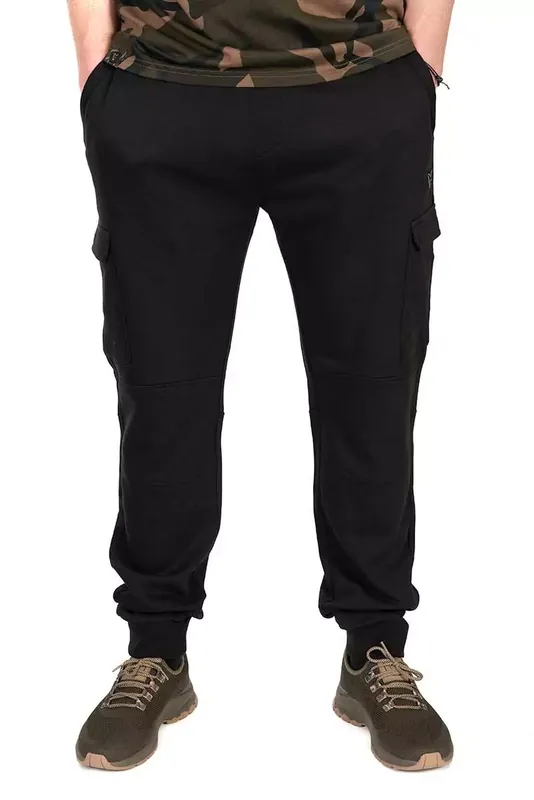 Zlevněný Fox tepláky LW BLACK/CAMO COMBAT JOGGERS AKCE