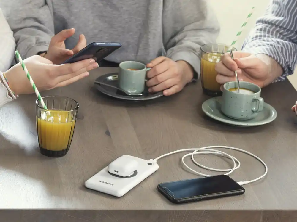 Powerbanka VARTA 57913 10000mAh USB-C PD vstup a výstup, bezdrátové nabíjení Qi Pouze Dnes