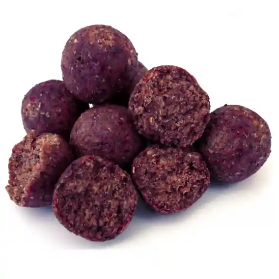 MAGIC WOLF - Zakrmovací boilies Chilli Švestka 20mm 5kg Nejlepší Cena